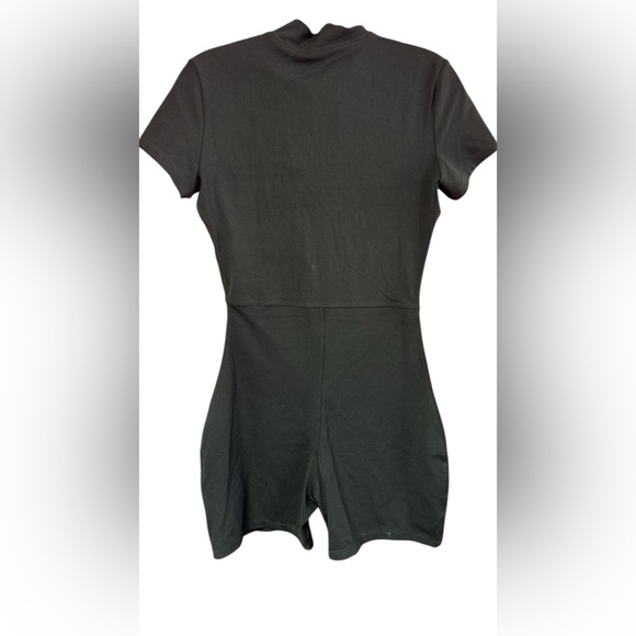 Black Short Sleeve Zip-Up Bodysuit - Picture 3 of 5